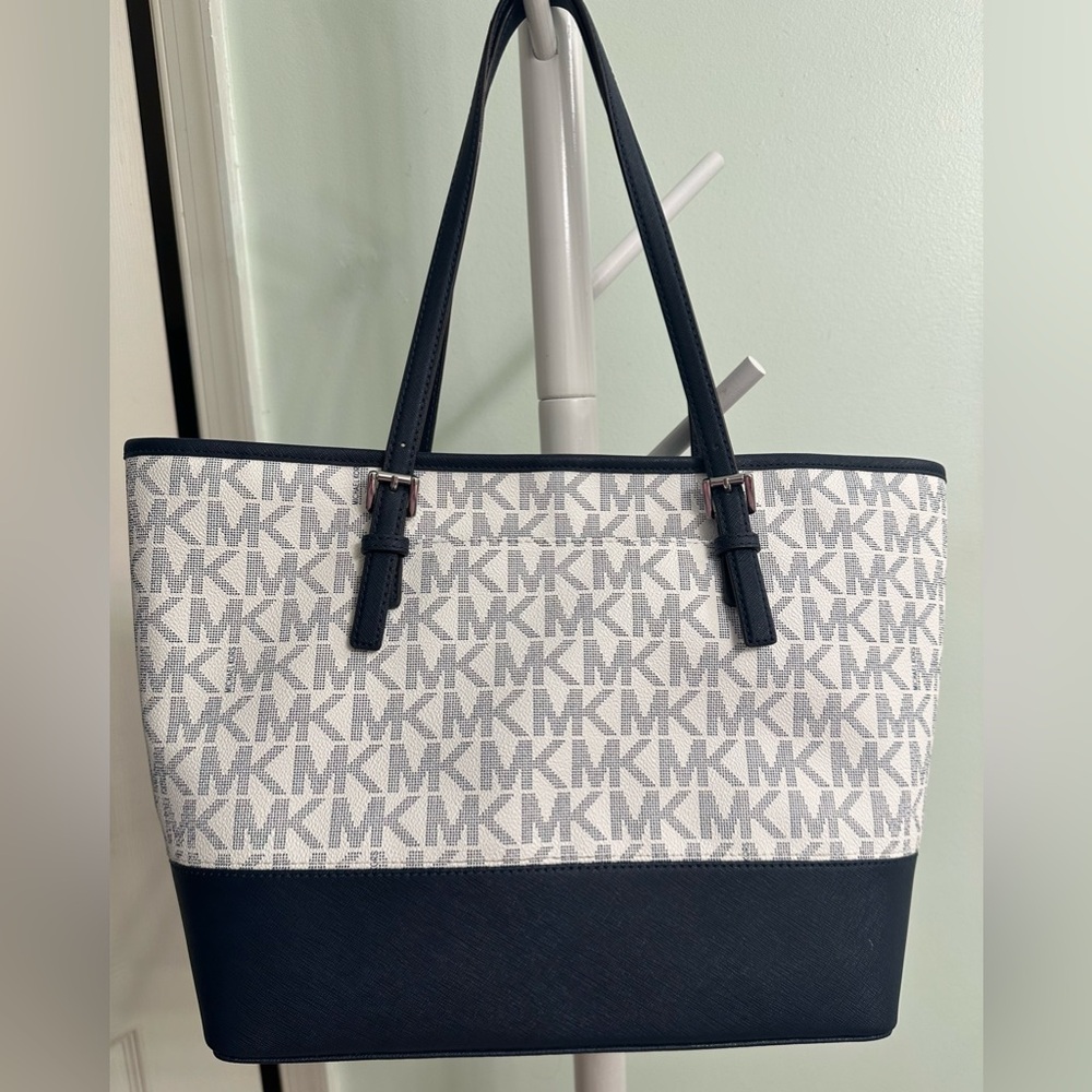 Michael Kors Navy and White Jet Set Medium Tote with Apliques - Picture 4 of 4